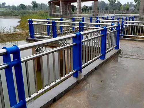 不銹鋼復(fù)合管護欄